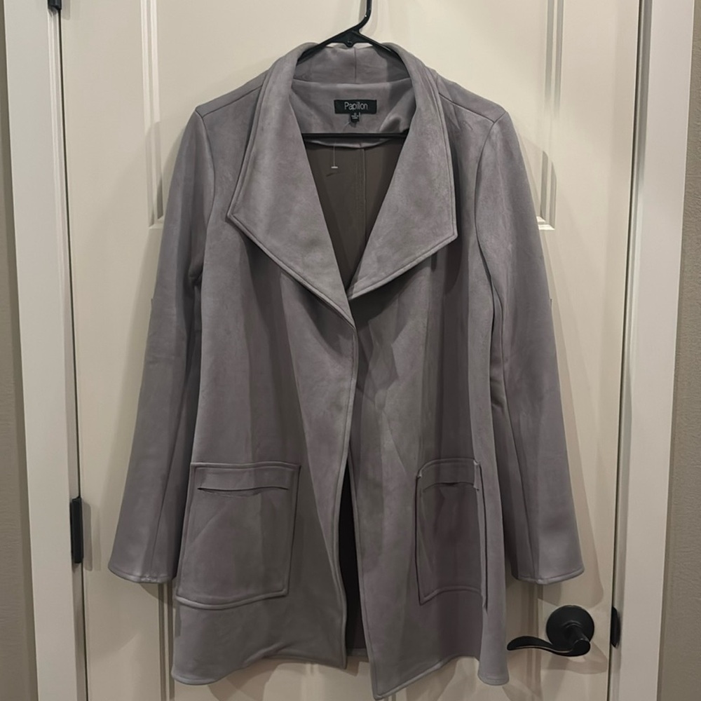 BRAND NEW Papillon lightweight jacket